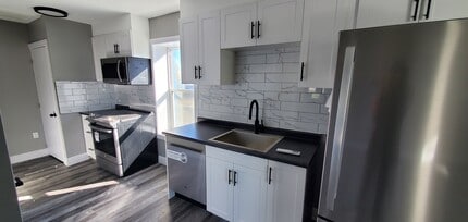 7 Harvey St in Belleville, ON - Building Photo - Building Photo