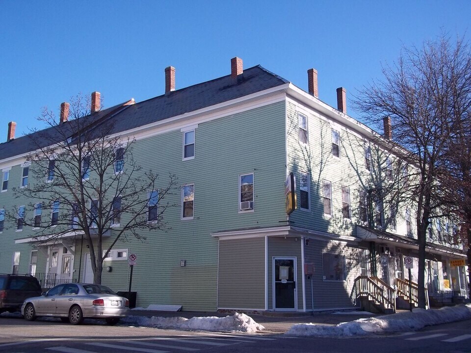 51 Pennacook St in Manchester, NH - Building Photo
