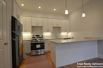 25 Murdock St, Unit 4 in Boston, MA - Building Photo - Building Photo