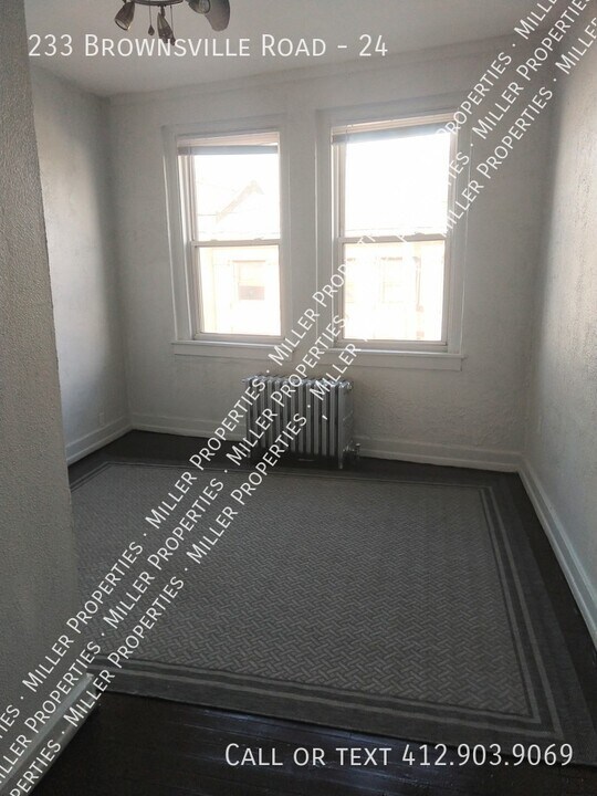 233 Brownsville Rd-Unit -24 in Pittsburgh, PA - Foto de edificio