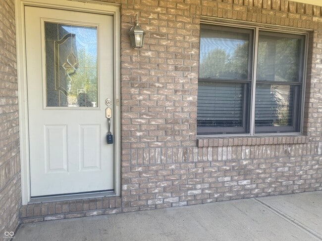 1128 Brookside Ct in Avon, IN - Building Photo - Building Photo