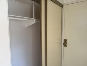 727 S Alma St, Unit 6 in Los Angeles, CA - Building Photo - Building Photo