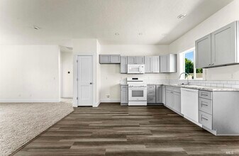 1771 Regency Way in Emmett, ID - Building Photo - Building Photo