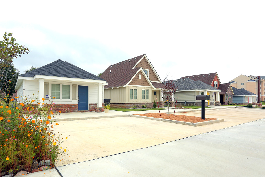 Gramercy Cottages in Bartlesville, OK - Building Photo