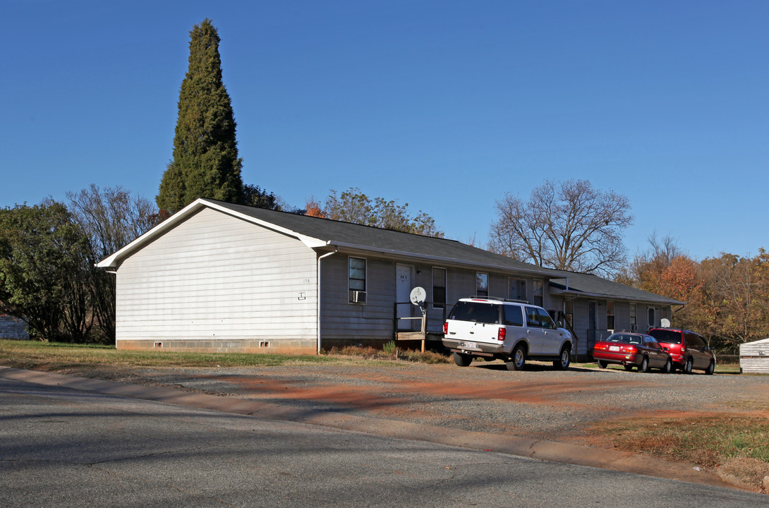 128 Hamil St in Lexington, NC - Building Photo