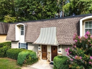 4430 Tilly Mill Rd in Atlanta, GA - Foto de edificio - Building Photo