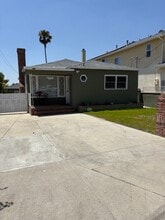 10715 Helendale Ave in Los Angeles, CA - Building Photo - Building Photo