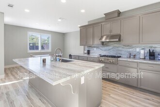 5624 Sierra Trail Way in Antioch, CA - Building Photo - Building Photo