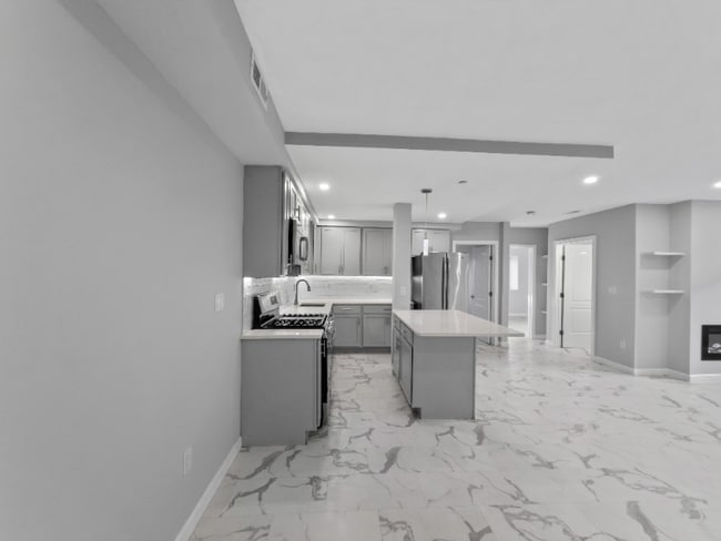 225-235 Essex St in Lawrence, MA - Foto de edificio - Building Photo