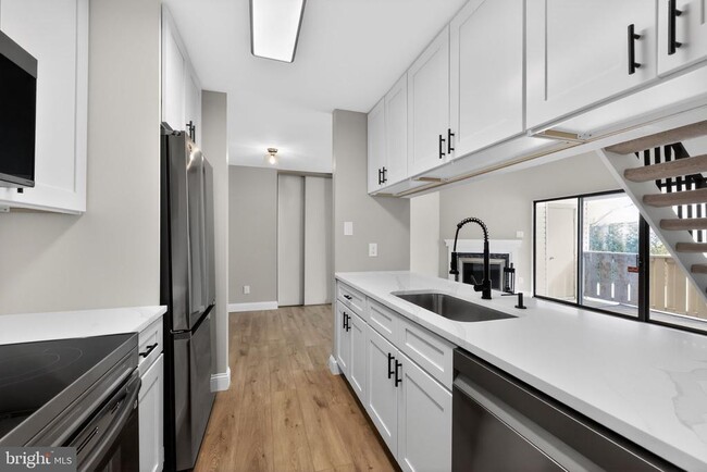 306 The Woods in Cherry Hill Township, NJ - Building Photo - Building Photo