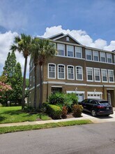 3013 Pointeview Dr in Tampa, FL - Building Photo - Building Photo