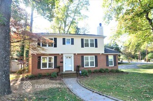 5800 Amity Pl in Charlotte, NC - Building Photo