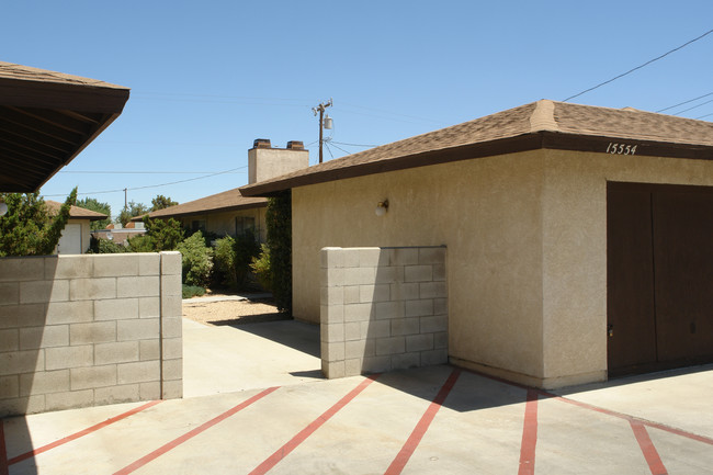 15554 Bear Valley Rd in Victorville, CA - Building Photo - Building Photo