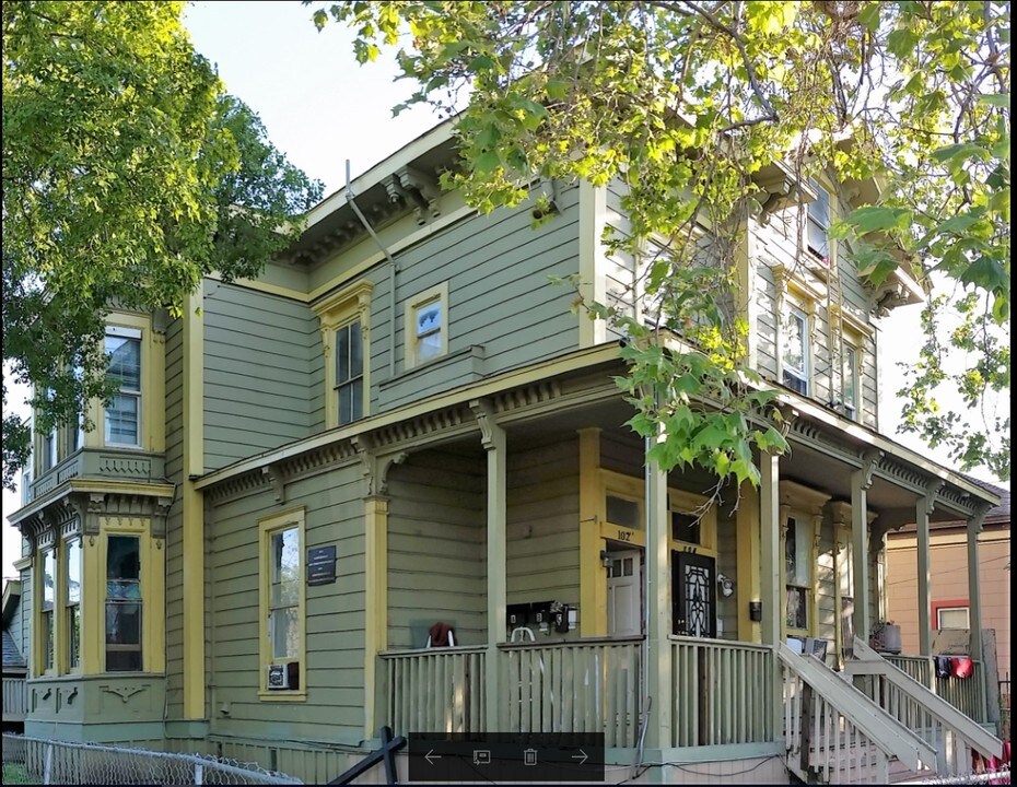 102 W Flora St in Stockton, CA - Building Photo