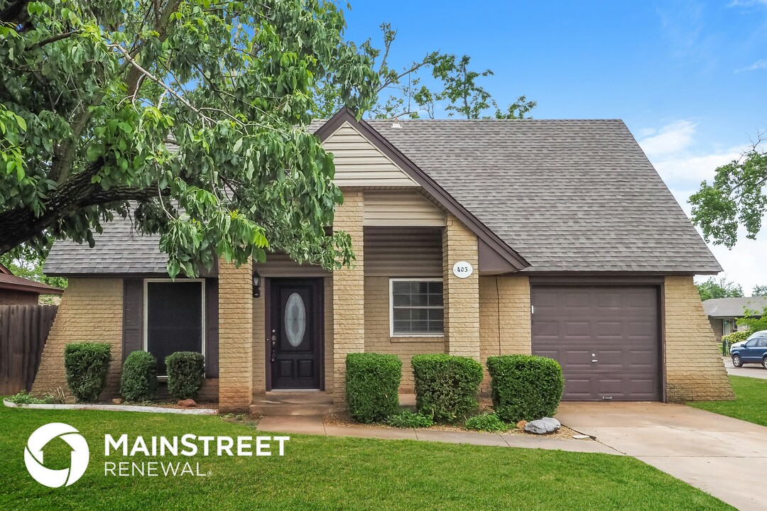 403 S Highland Dr in Mustang, OK - Building Photo
