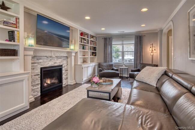 9 Deborah Dr in Westhampton Beach, NY - Building Photo - Building Photo