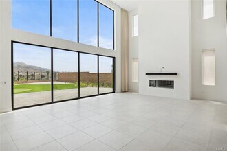 11854 Hillsborough Ln in Los Angeles, CA - Foto de edificio - Building Photo