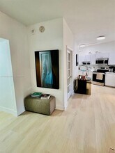1121 Crandon Blvd, Unit D105 in Key Biscayne, FL - Foto de edificio - Building Photo