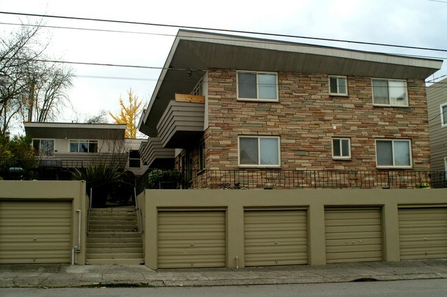 Heather Court in Seattle, WA - Foto de edificio - Building Photo