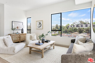 172 S Avenue 58 in Los Angeles, CA - Building Photo - Building Photo