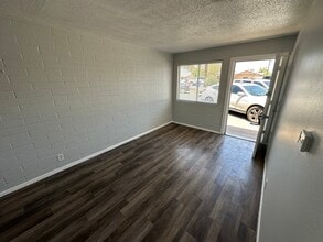 3123 W Almeria Rd, Unit 4 in Phoenix, AZ - Foto de edificio - Building Photo