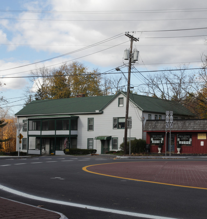 21 Central Sq in Chatham, NY - Building Photo