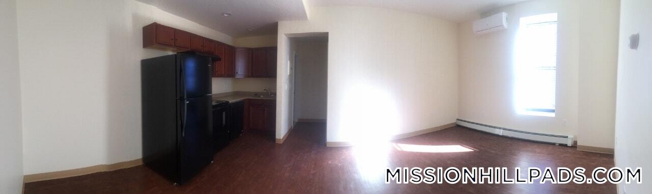 13 Ruggles St in Boston, MA - Building Photo