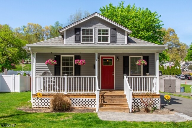 property at 7 Wausau St