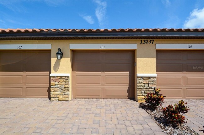 13737 Messina Loop in Bradenton, FL - Foto de edificio - Building Photo