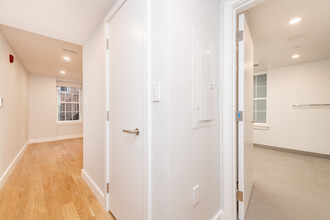 23 Fleet St, Unit #4 in Boston, MA - Building Photo - Building Photo