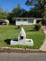 2507 Dale Creek Dr NW in Atlanta, GA - Building Photo