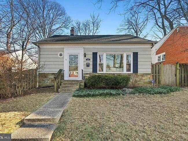 property at 117 Lynnmoor Dr