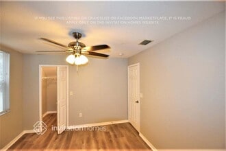 22724 St Thomas Cir in Lutz, FL - Foto de edificio - Building Photo