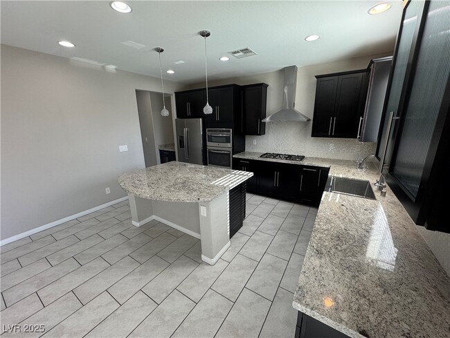 property at 101 E Opulent Rose Ave