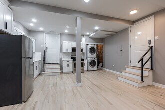 1430 N Maplewood Ave, Unit 102 in Chicago, IL - Building Photo - Building Photo