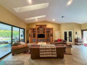 3951 NW 27th Terrace in Boca Raton, FL - Building Photo - Building Photo