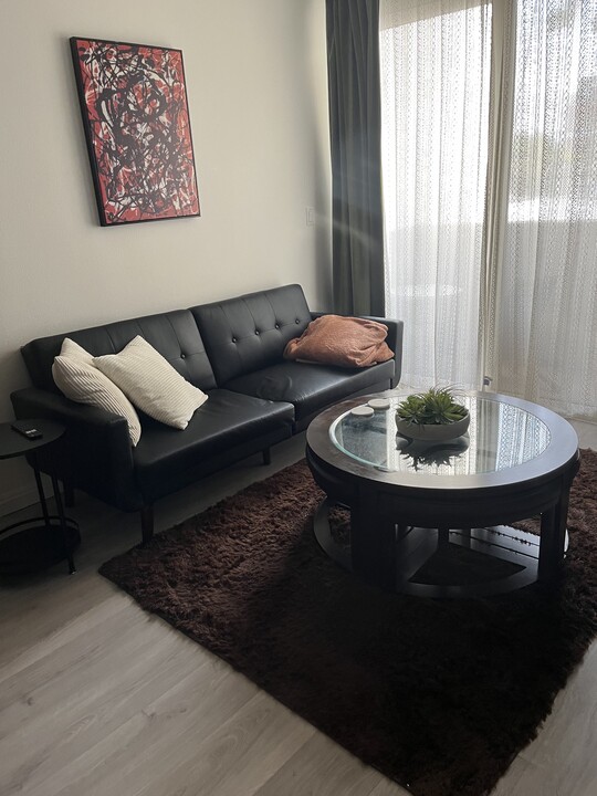 620 S Gramercy Pl, Unit Full Furnished Studio in Los Angeles, CA - Foto de edificio