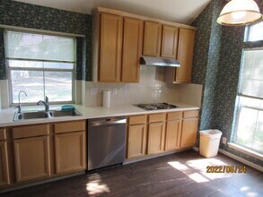 9415 Pine Arbor in San Antonio, TX - Foto de edificio - Building Photo