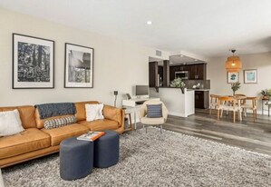 2135 E 4th St in Long Beach, CA - Building Photo