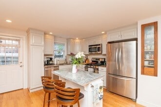 10 Noble Ct in Boston, MA - Building Photo - Building Photo