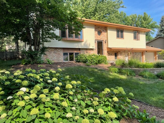 property at 2213 S Wellington Ave