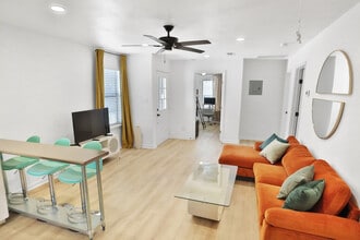 109 Utah St in San Antonio, TX - Building Photo - Building Photo