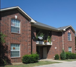 Keene Place Apartments in Keene, TX - Building Photo