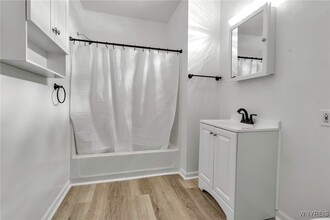 1608 Sweet Home Rd in Buffalo, NY - Building Photo - Building Photo