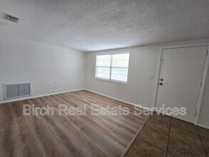 1625 Colmar Dr in Holiday, FL - Building Photo - Building Photo