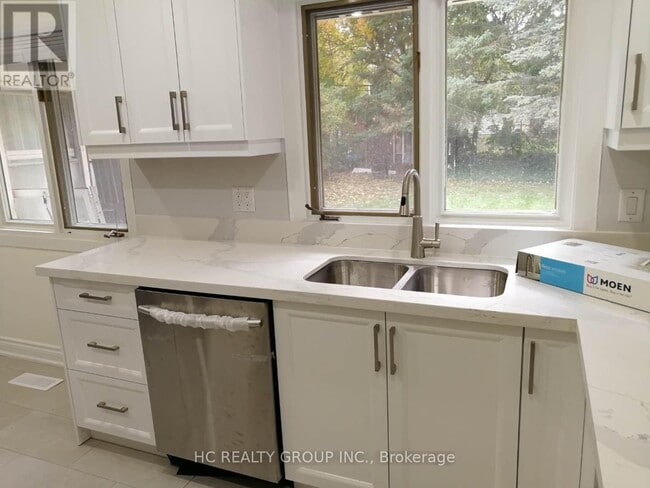 6 Bromleigh Ave in London, ON - Building Photo - Building Photo