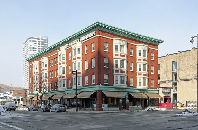 Water Street Apartments in Milwaukee, WI - Building Photo - Building Photo