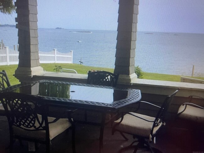 3 Crescent Bluff Ave in Branford, CT - Building Photo - Building Photo