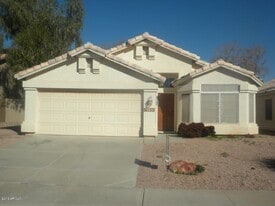 1570 W Ivanhoe Ct in Chandler, AZ - Building Photo