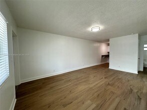 110 NE 19th Ave in Deerfield Beach, FL - Building Photo - Building Photo